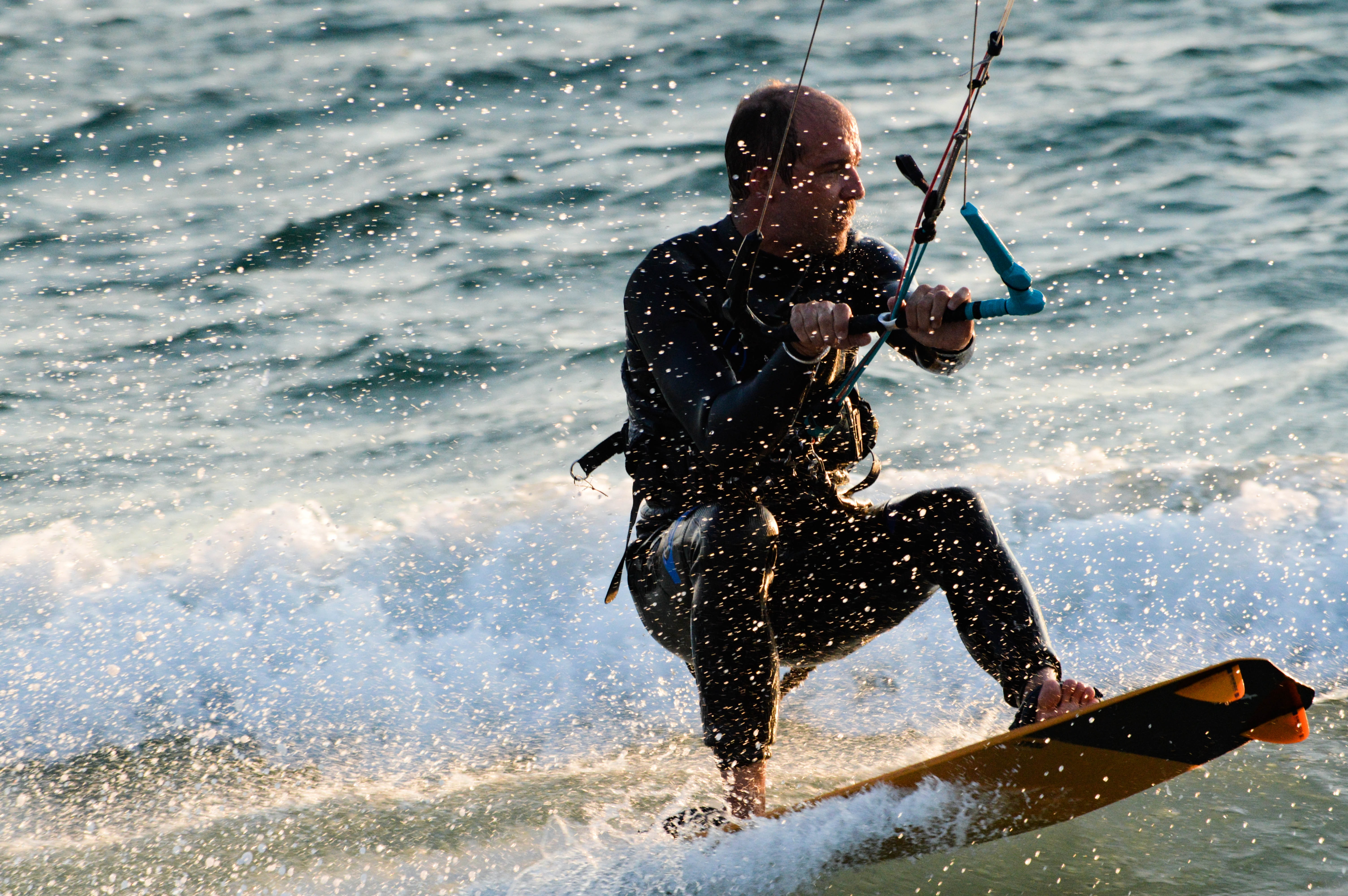 guy-surfing